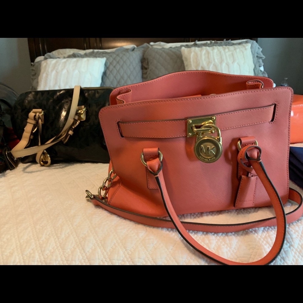 All five purses MK , Dooney & Bourke - Picture 7 of 16